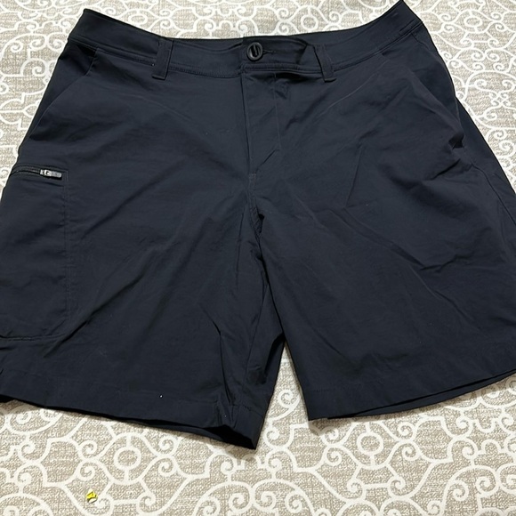 Under Armour Other - mens under armour sz 36 golf shorts loose new